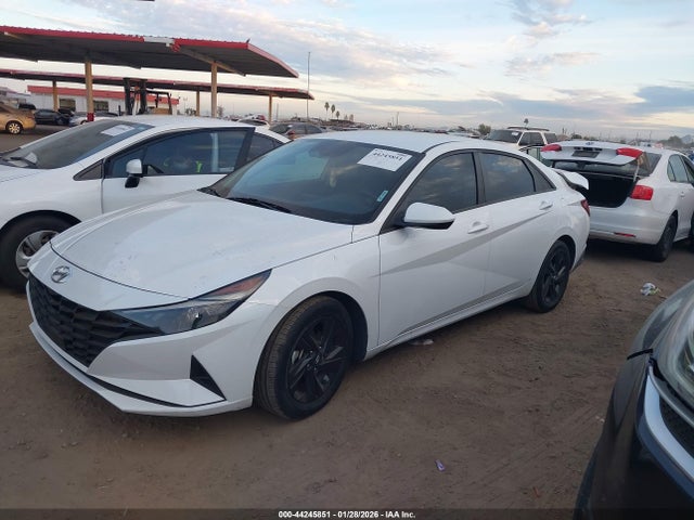 5NPLS4AG0NH070943 Hyundai ELANTRA SEL