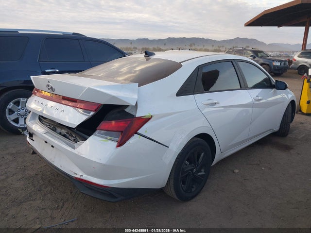5NPLS4AG0NH070943 Hyundai ELANTRA SEL