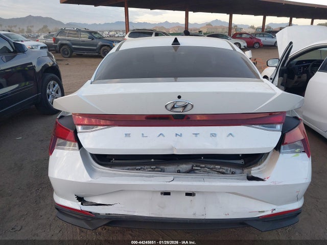 5NPLS4AG0NH070943 Hyundai ELANTRA SEL