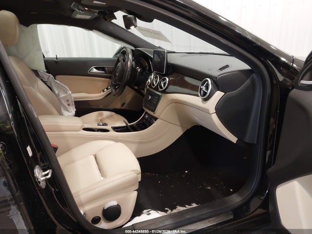 WDCTG4GB8GJ197909 Mercedes-Benz Gla 250 4matic