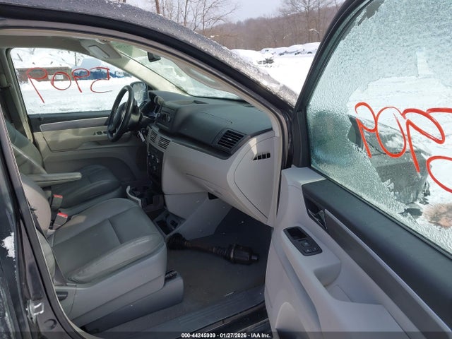 Продажа на аукционе авто 2011 Volkswagen Routan Se, vin: 2V4RW3DG5BR695637, номер лота: 44245909