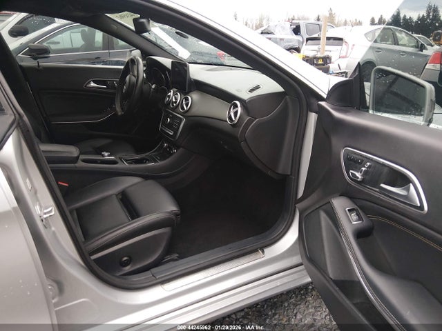 Mercedes-Benz CLA 250 2018 WDDSJ4EB8JN540908 Image 17
