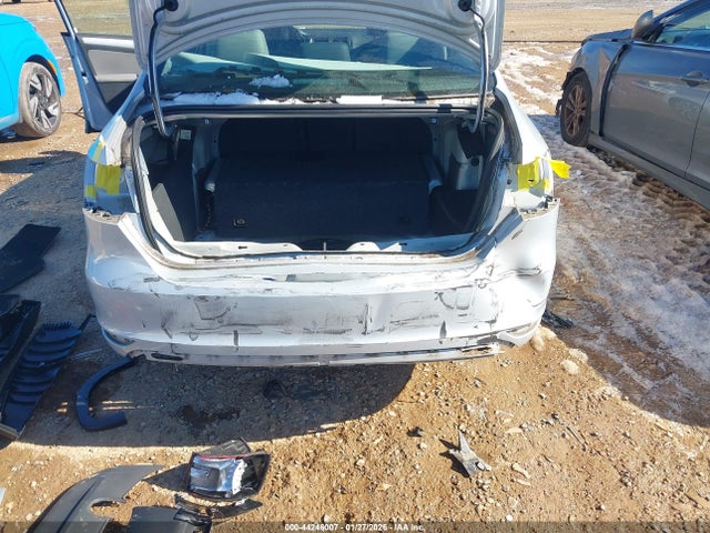 2013 Volkswagen Jetta Hybrid Sel Premium მანქანა იყიდება აუქციონზე, vin: 3VW637AJ9DM231108, აუქციონის ნომერი: 44246007