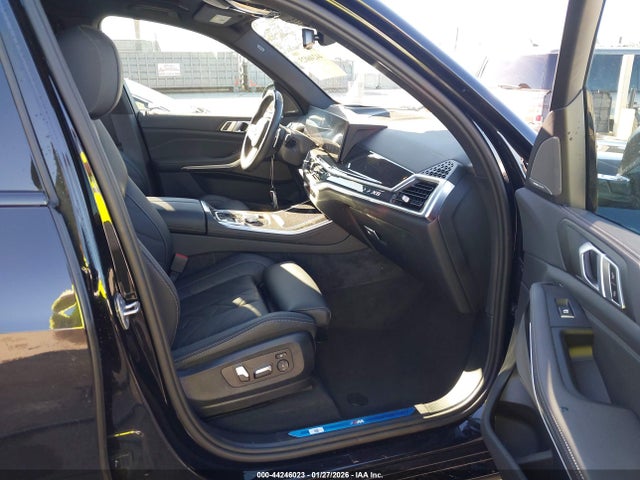 2025 BMW X5 5UX23EU08S9W37531 Photo 4