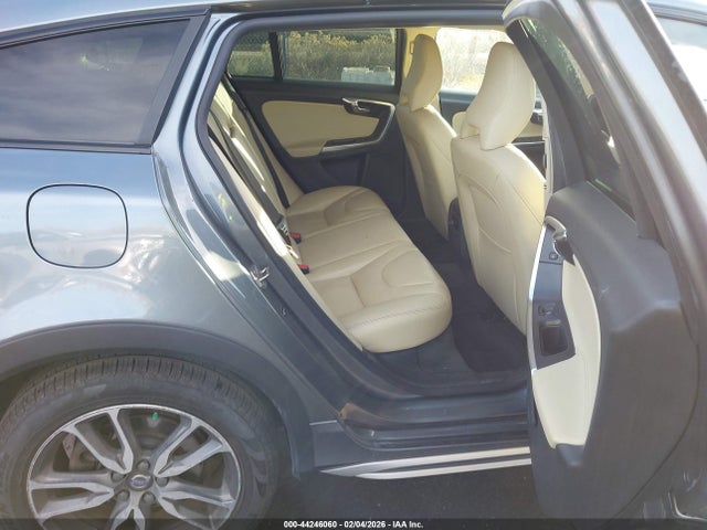 YV440MWKXH1040235 Volvo V60 Cross Country T5