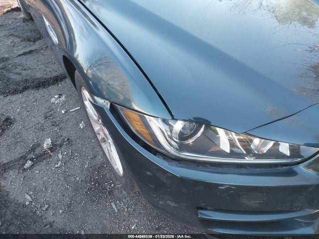 2017 JAGUAR XE SAJAD4BG7HA946968 Photo 5