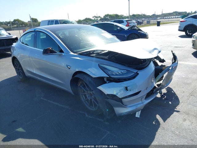2018 TESLA MODEL 3 5YJ3E1EA4JF077382 Photo 0