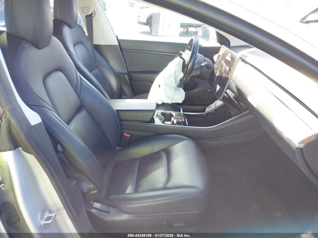 2018 TESLA MODEL 3 5YJ3E1EA4JF077382 Photo 4