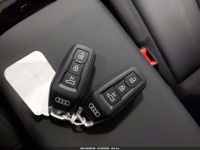 2025 AUDI Q6 E-TRON WA124BGF4SA056243 Photo 10