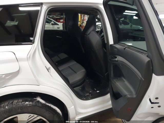 2025 AUDI Q6 E-TRON WA124BGF4SA056243 Photo 7