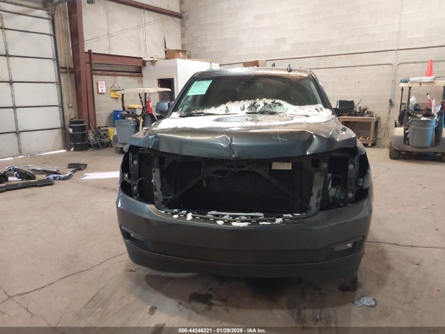 1GNSKHKC5KR283235 Chevrolet Suburban Lt