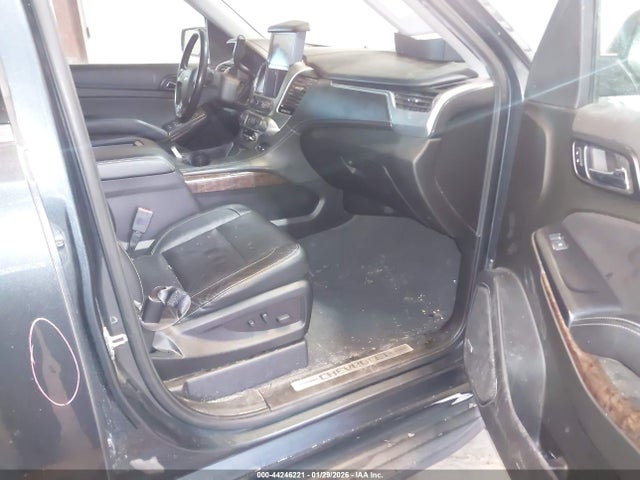1GNSKHKC5KR283235 Chevrolet Suburban Lt