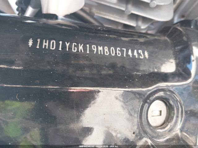 Harley-Davidson FLFBS 2021 1HD1YGK19MB067443 Image 10