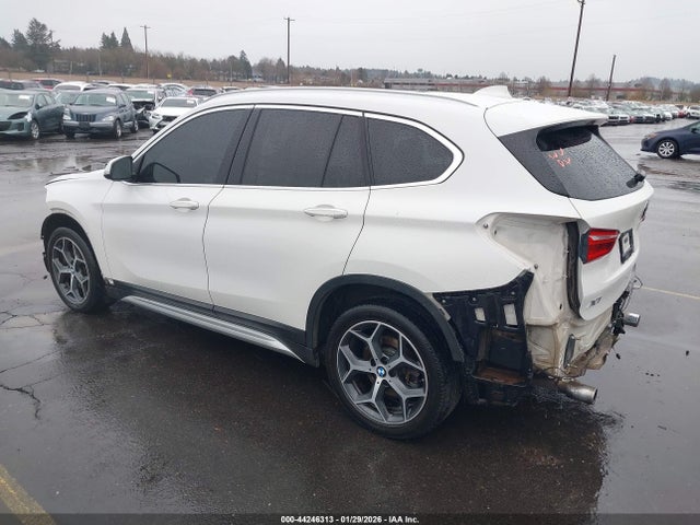 2019 BMW X1 WBXHT3C59K5L35673 Photo 2