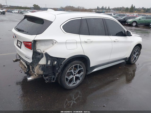 2019 BMW X1 WBXHT3C59K5L35673 Photo 3