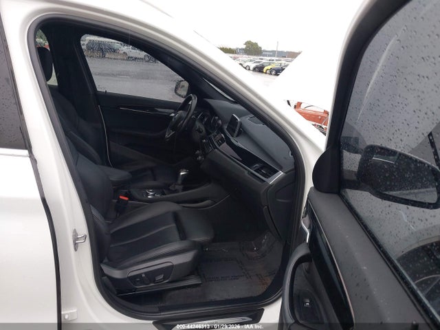 2019 BMW X1 WBXHT3C59K5L35673 Photo 4
