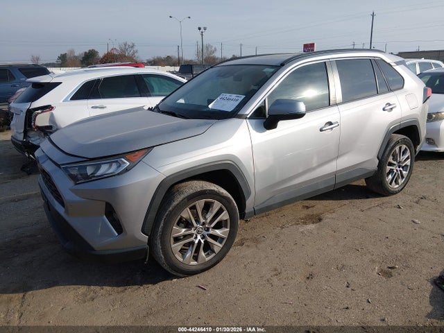 2020 TOYOTA RAV4 2T3C1RFV2LW084453 Photo 1