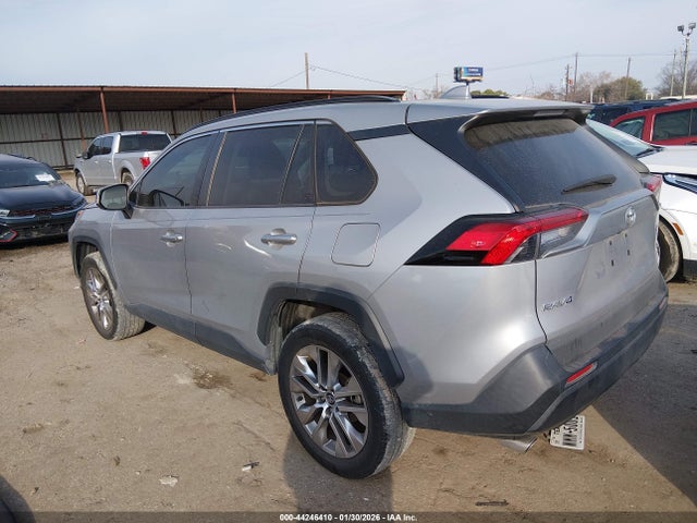 2020 TOYOTA RAV4 2T3C1RFV2LW084453 Photo 2