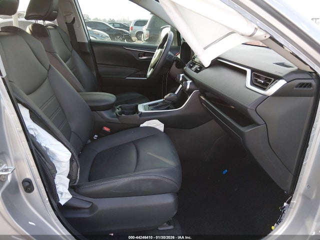 2020 TOYOTA RAV4 2T3C1RFV2LW084453 Photo 4