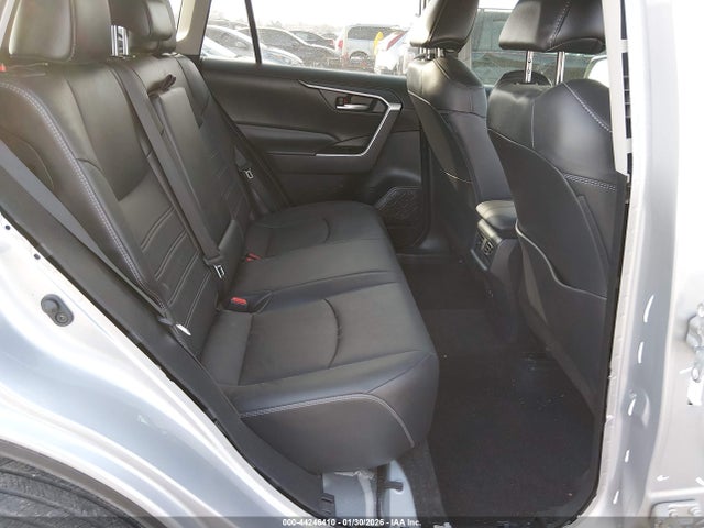 2020 TOYOTA RAV4 2T3C1RFV2LW084453 Photo 7