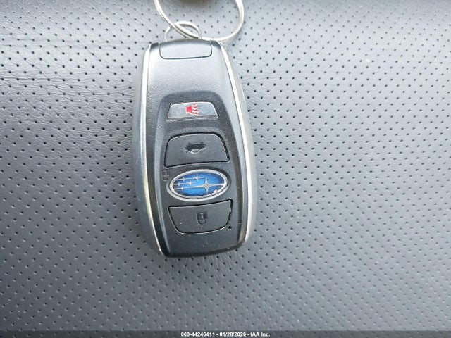 44246411 :رقم المزاد ، 4S3BWAN69M3005096 vin ، 2021 Subaru Legacy Limited مزاد بيع