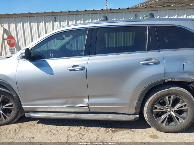 Toyota Highlander Xle V6 2016 5TDJKRFH1GS249060 Image 14