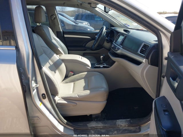 Toyota Highlander Xle V6 2016 5TDJKRFH1GS249060 Image 5