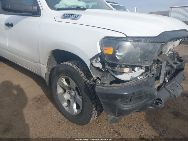 1C6SRFGT5RN119557 RAM 1500 Tradesman 4x4 5&#039;7 Box