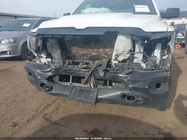 1C6SRFGT5RN119557 RAM 1500 Tradesman 4x4 5&#039;7 Box