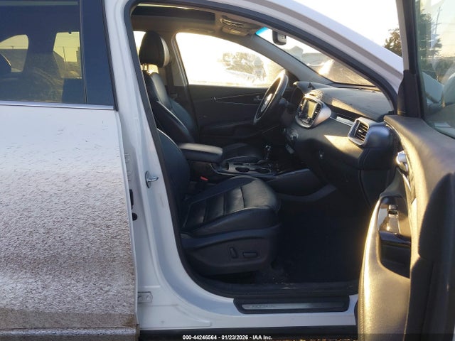 5XYPKDA50GG008565 KIA Sorento 3.3l Sx