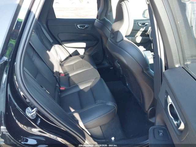 YV4M12RD8S1018899 Volvo Xc60 B5 Ultra Black Edition