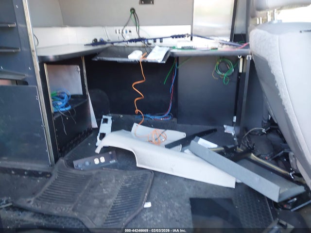 1N6AF0LY5JN807443 Nissan Nv Cargo Nv3500 Hd Sl V8