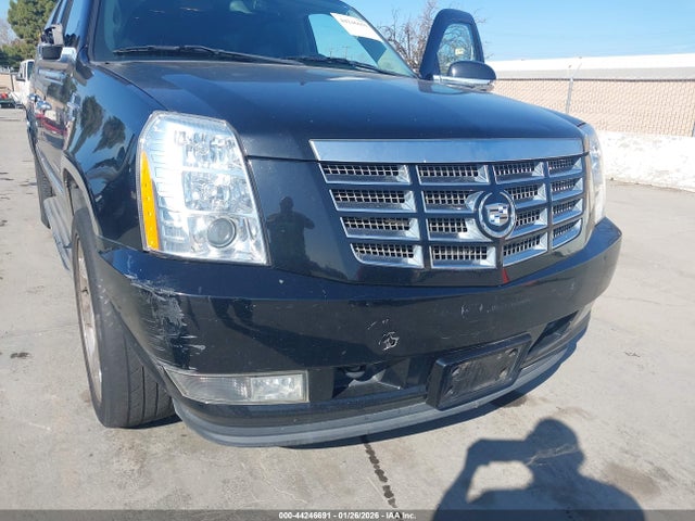 2010 CADILLAC ESCALADE ESV 1GYUCHEFXAR178493 Photo 5