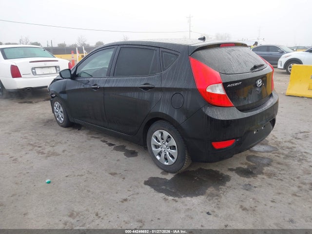 2017 HYUNDAI ACCENT KMHCT5AE5HU353393 Photo 2