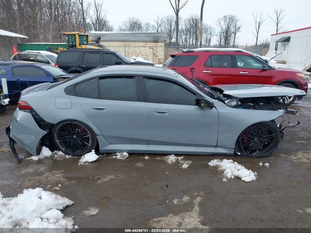 2026 Bmw M5 მანქანა იყიდება აუქციონზე, vin: WBS83FK05TCV68511, აუქციონის ნომერი: 44246751