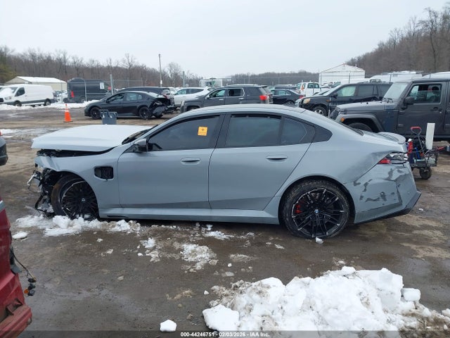 2026 Bmw M5 მანქანა იყიდება აუქციონზე, vin: WBS83FK05TCV68511, აუქციონის ნომერი: 44246751
