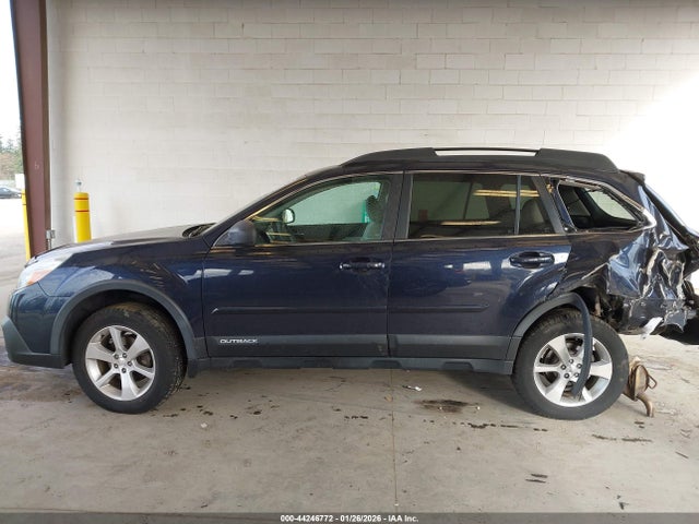 Subaru Outback 2.5i Limited 2014 4S4BRBLC4E3282435 Image 15