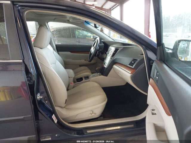 Subaru Outback 2.5i Limited 2014 4S4BRBLC4E3282435 Image 5
