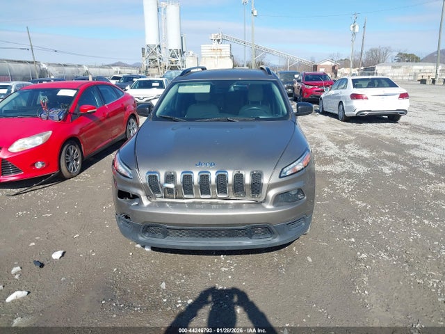 1C4PJLAB5HW580822 Jeep Cherokee Sport Fwd