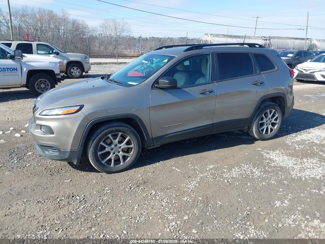 1C4PJLAB5HW580822 Jeep Cherokee Sport Fwd
