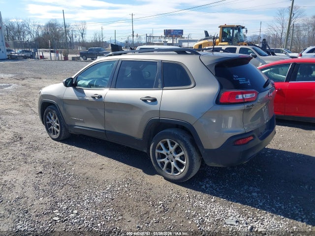 1C4PJLAB5HW580822 Jeep Cherokee Sport Fwd