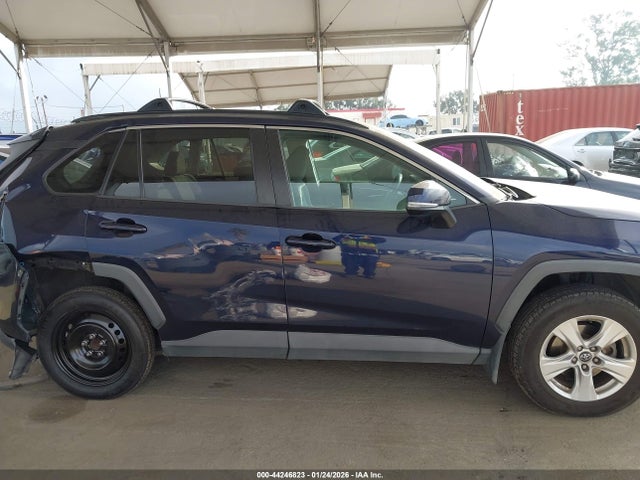 2T3W1RFV3KW007862 Toyota Rav4 Xle
