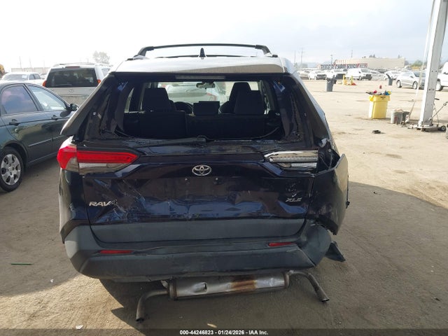 2T3W1RFV3KW007862 Toyota Rav4 Xle