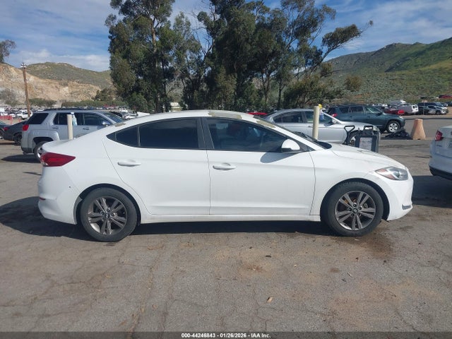 5NPD84LF9JH299123 Hyundai ELANTRA SEL