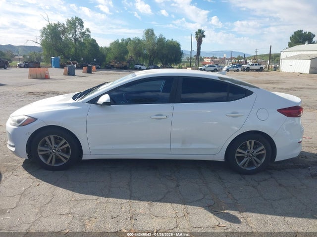 5NPD84LF9JH299123 Hyundai ELANTRA SEL