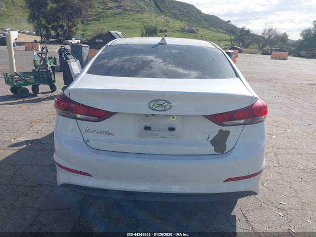 5NPD84LF9JH299123 Hyundai ELANTRA SEL