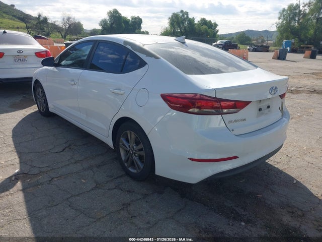 5NPD84LF9JH299123 Hyundai ELANTRA SEL