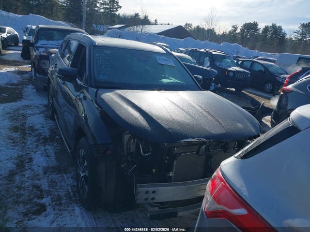 5TDGZRBH7NS567841 Toyota Highlander Xle