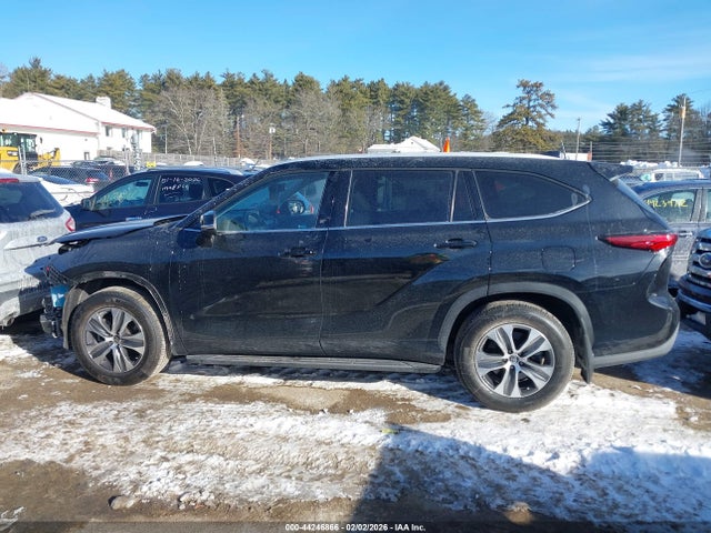 5TDGZRBH7NS567841 Toyota Highlander Xle