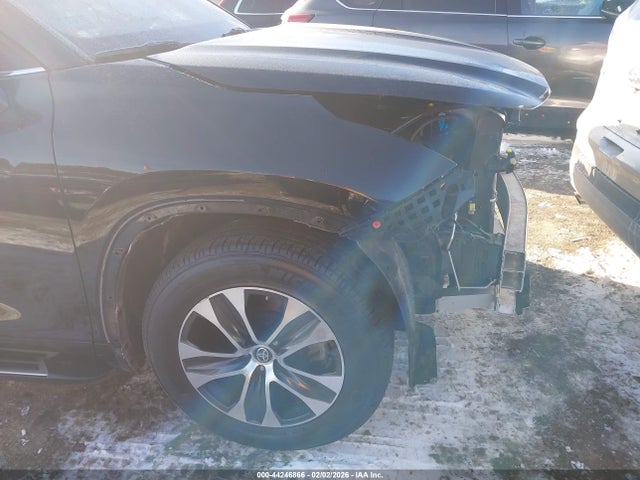 5TDGZRBH7NS567841 Toyota Highlander Xle